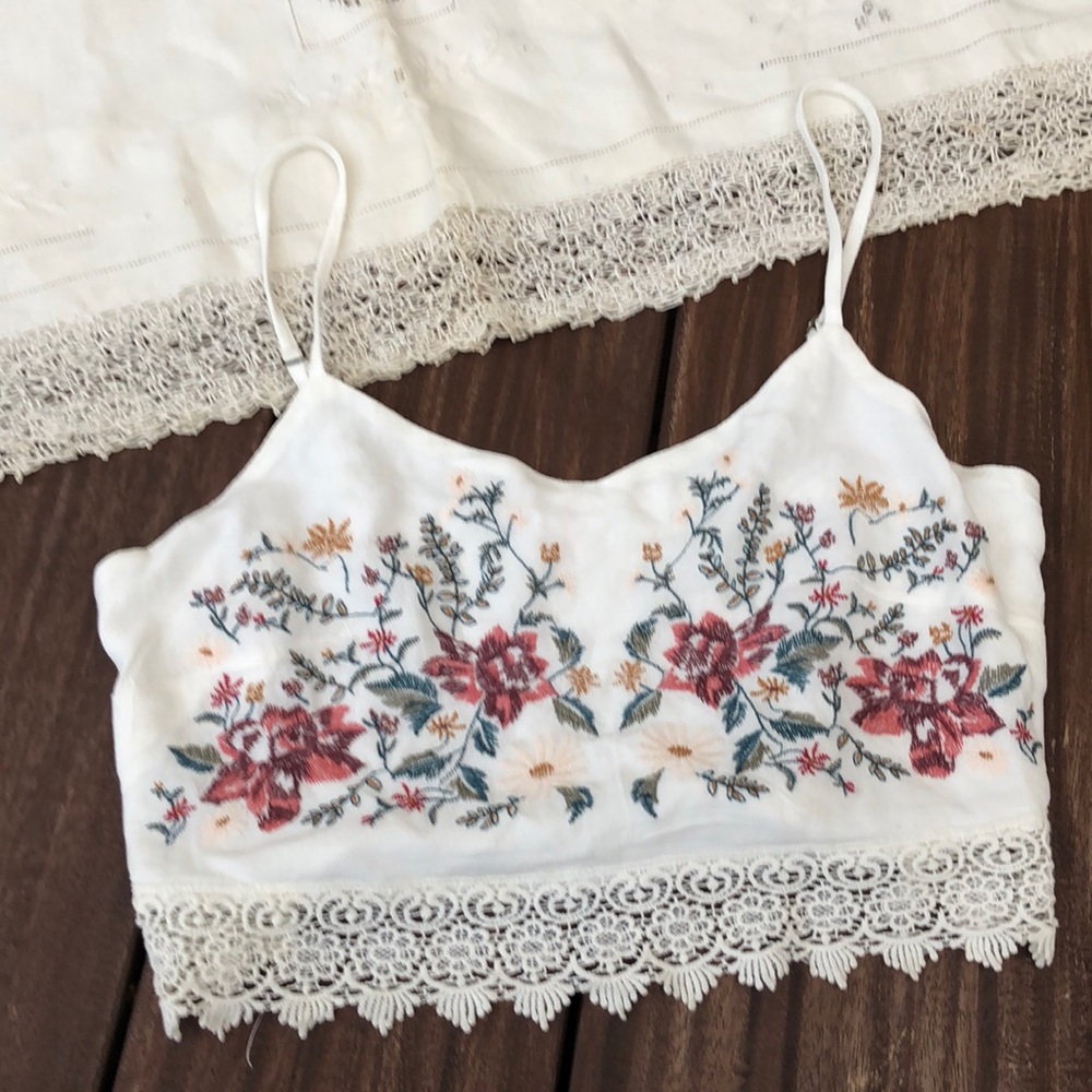 Cute lace crop top